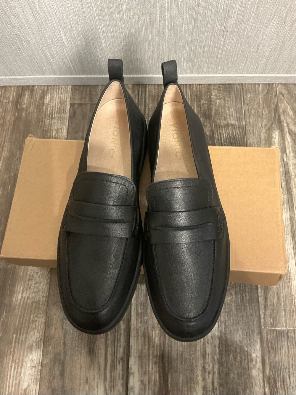 Vionic Black Leather Slip-On Loafer Size 10 - Picture 7 of 16